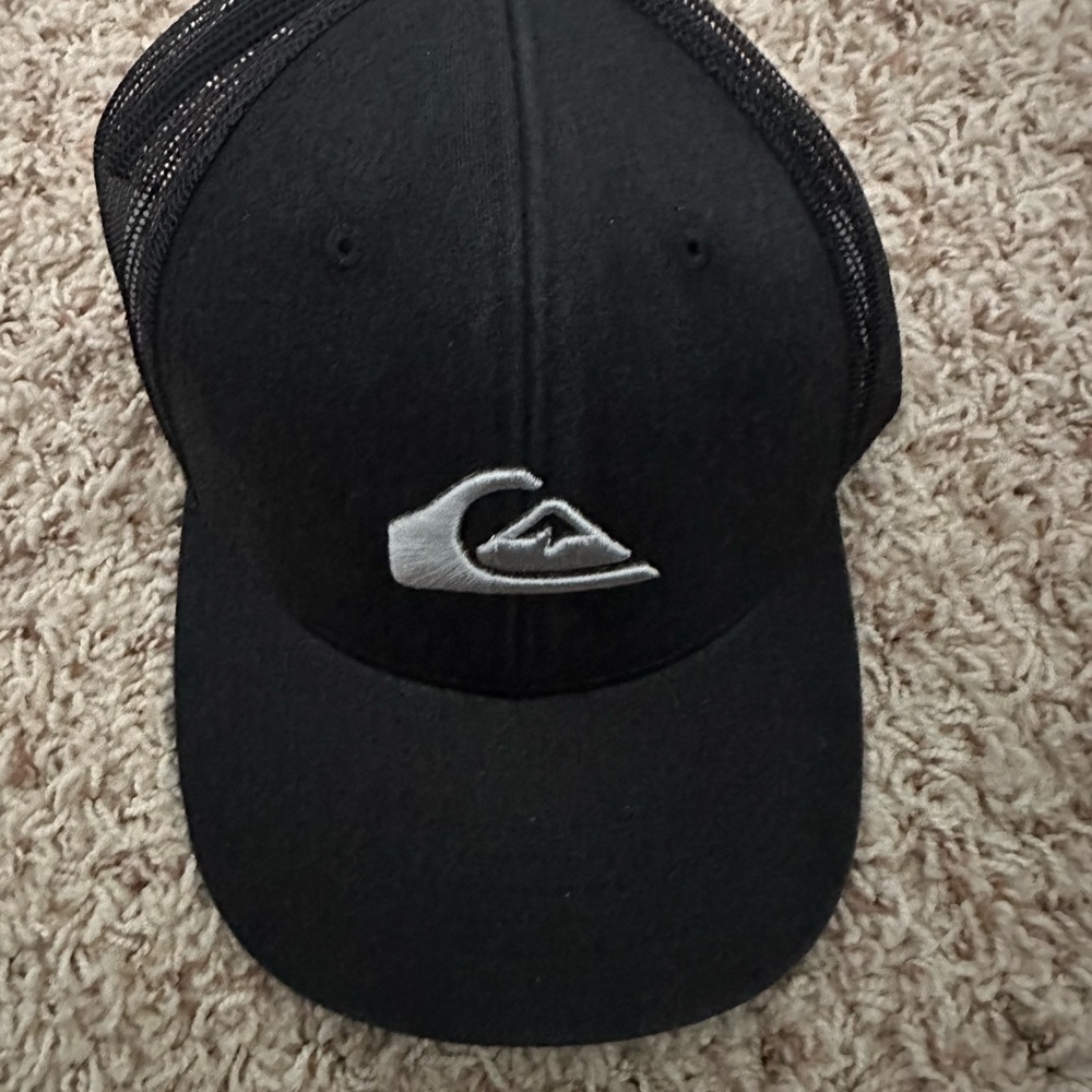 Quiksilver men Black Cap NWT